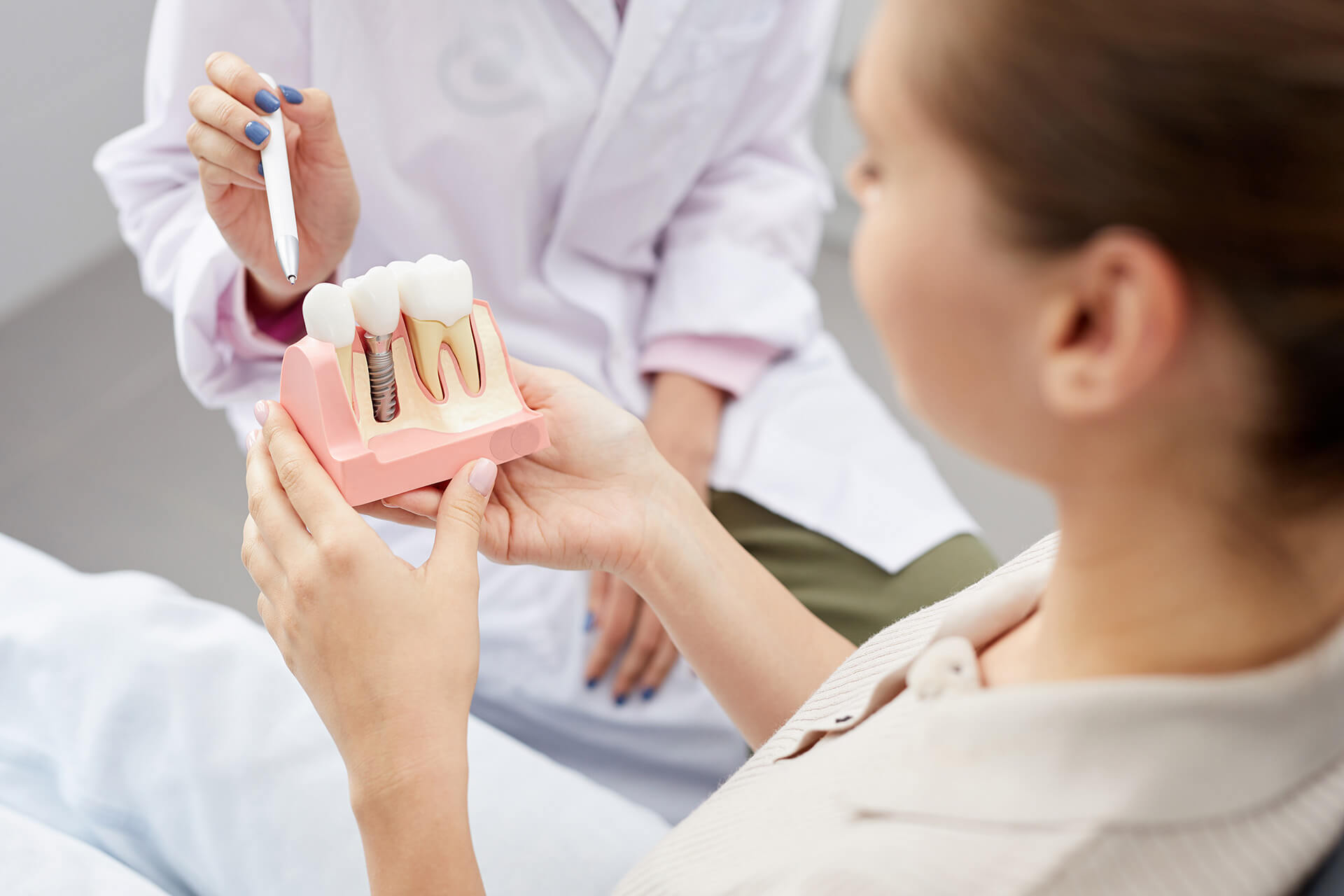 Implantes dentales en Aluche, Sector Dental