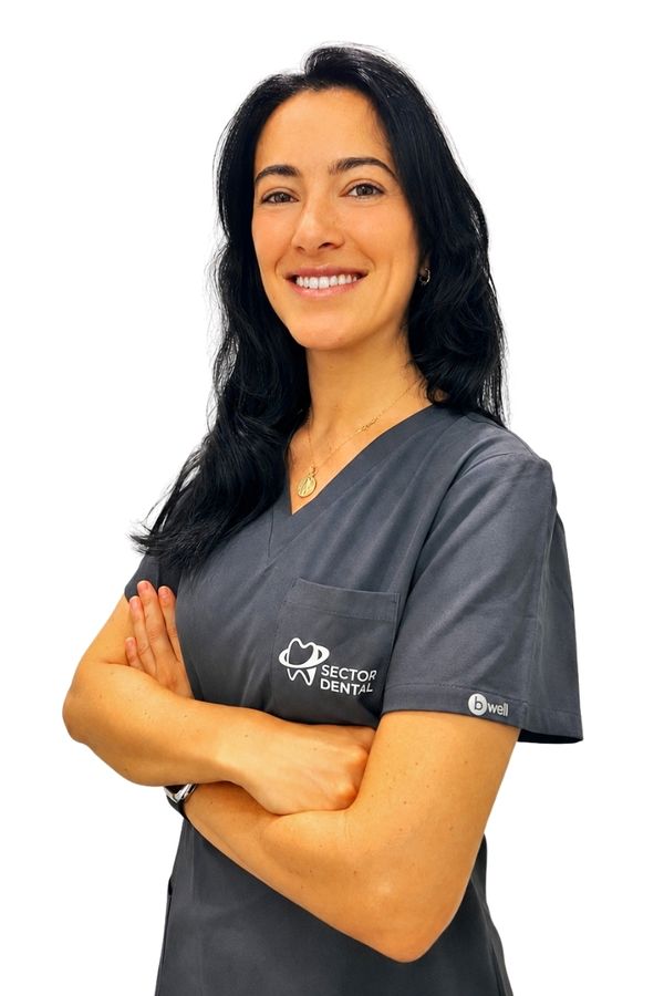 Dra. Cristina Caruana Crespo, Odontología general, Cirugía y Estética en Clínica Sector Dental