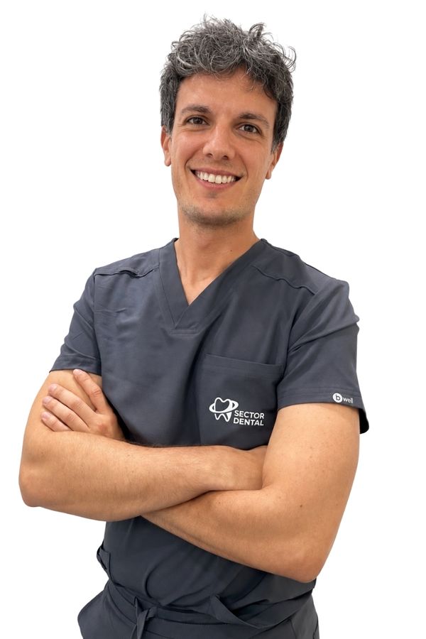 Dr. José Ángel Fernández, Cirujano e Implantólogo en Clínica Sector Dental