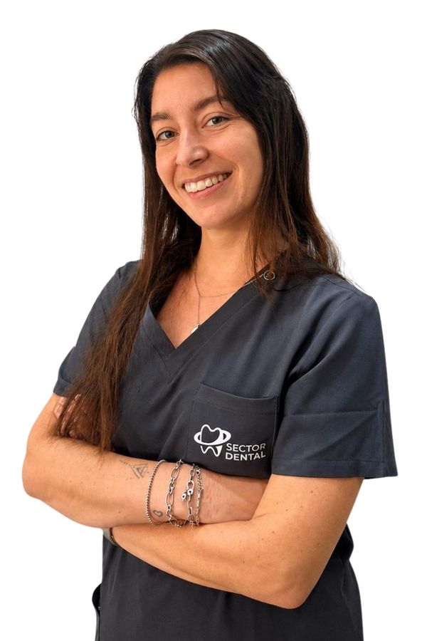Mónica Checa, Higienista en Clínica Sector Dental
